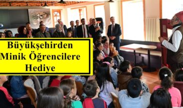 Büyükşehirden Minik Öğrencilere Hediye!