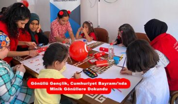 Gönüllü Gençlik, Cumhuriyet Bayramı’nda Minik Gönüllere Dokundu.