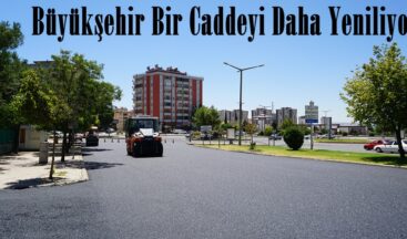 Büyükşehir Bir Caddeyi Daha Yeniliyor.