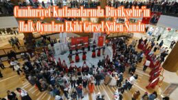 Cumhuriyet Kutlamalarında Büyükşehir’in Halk Oyunları Ekibi Görsel Şölen Sundu.