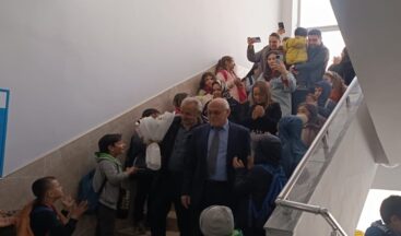 Yıldırım Bayazıt İlkokulu, Zeki Topuz Öğretmenini Uğurladı. 