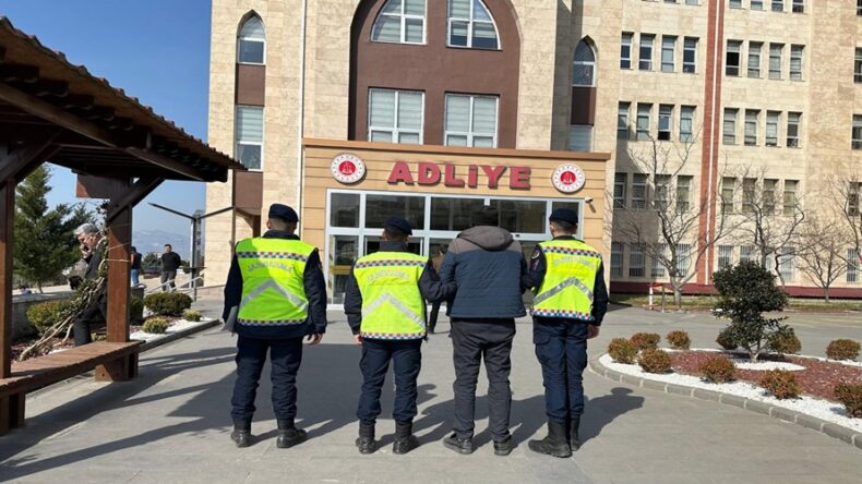 Cinsel istismarı suçundan aranan 1 kişi yakalandı.