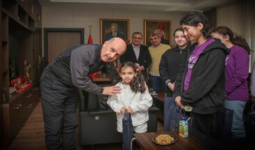 SATRANÇ TURNUVASI ŞAMPİYONLARINDAN  İL EMNİYET MÜDÜRÜNE ZİYARET.