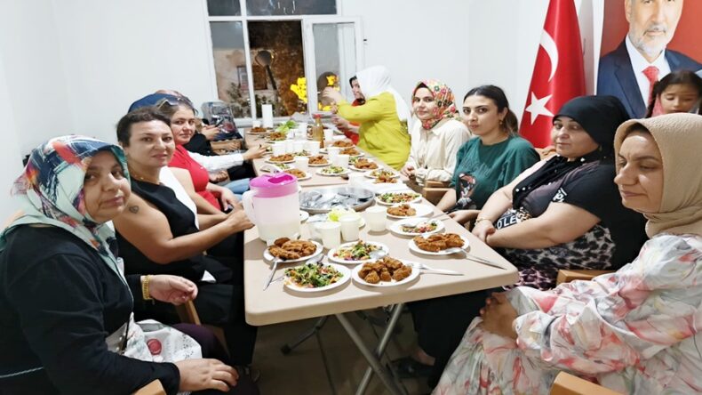 Milli Yol Partisi Kadın Kollarından istişare Toplantısı!