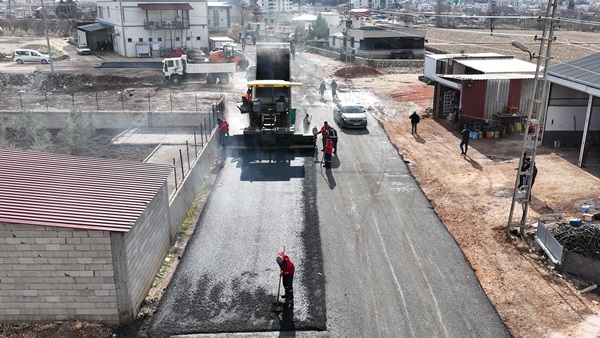 Büyükşehir, Pazarcık’ta Bir Mahallenin Daha Ulaşım Ağını Güçlendiriyor.