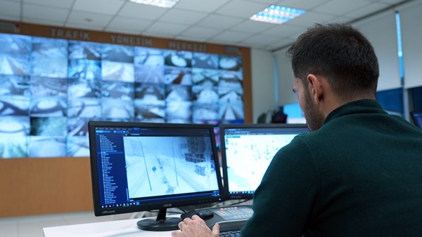 Ekipler Sahada, Şehir 7/24 Kameralarla Takipte.