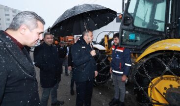 BAŞKAN TOPTAŞ, KARLA MÜCADELE ÇALIŞMALARINI SAHADA İNCELEDİ.