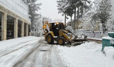 DULKADİROĞLU’NDA YOĞUN KAR MESAİSİ: EKİPLER 105 MAHALLEDE SAHADA
