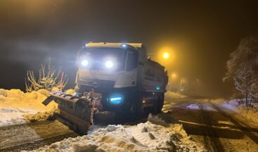 Büyükşehir, Şehrin Dört Bir Yanında Kar Mesaisini Sürdürüyor.
