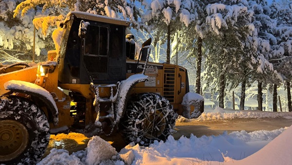 Büyükşehir’den Karla Mücadelede Gece Mesaisi.