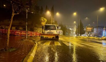 Büyükşehir Kar Alarmında; Ekipler Gece Boyunca Sahada