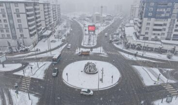Büyükşehir’den Kar Yağışı Sonrası Arterlere Anında Müdahale.