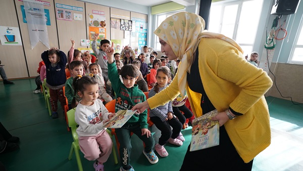 Büyükşehir’den Miniklere Masal Şöleni.