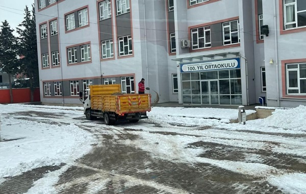 Büyükşehir’den Okul Çevrelerinde Yoğun Kış Mesaisi.