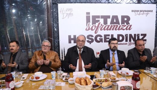 BAŞKAN AKPINAR, 105 MAHALLE MUHTARIYLA İFTARDA BULUŞTU.