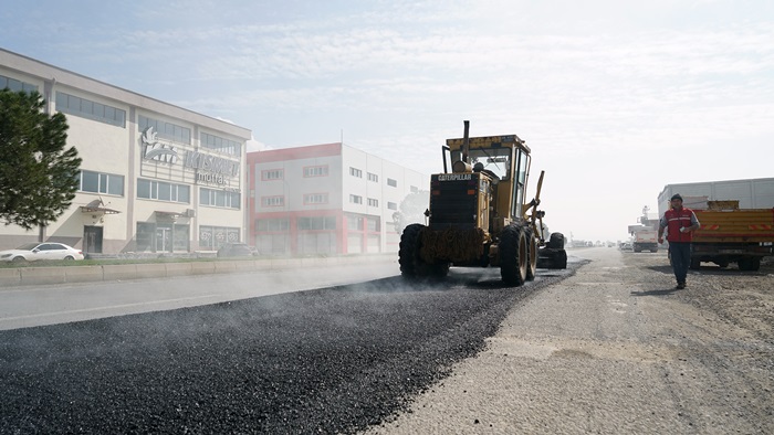 Yol Yenilemeleri Kesintisiz Devam Ediyor.