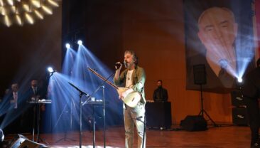 Kurtuluş Coşkusu Ali Kınık Konseriyle Taçlandı.