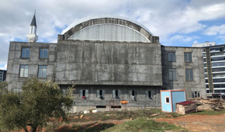 KAHRAMANMARAŞ’TA DEV KÜLLİYE YÜKSELİYOR: MALİK EŞTER CAMİİ HAYIRSEVERLERİ BEKLİYOR.