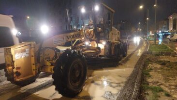 Büyükşehir’den Sağanak Yağışa Karşı Yoğun Mesai.