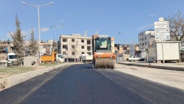 Büyükşehir, Altyapı Sonrası Yol Yenilemelerini Durmaksızın Sürdürüyor.