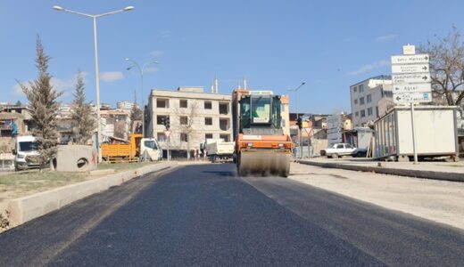 Büyükşehir, Altyapı Sonrası Yol Yenilemelerini Durmaksızın Sürdürüyor.