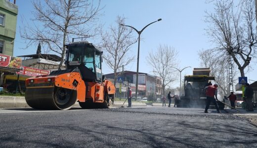 Şehirde Asfalt Mesaisi Sürüyor.