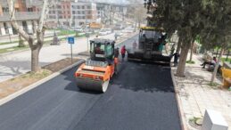 Büyükşehir, Kuddusi Baba Bulvarı’nda Asfalt Çalışmasını Sürdürüyor.