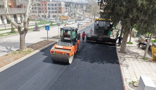 Büyükşehir, Kuddusi Baba Bulvarı’nda Asfalt Çalışmasını Sürdürüyor.