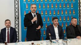 Başkan Toptaş, muhtarlarla iftar sofrasında buluştu.