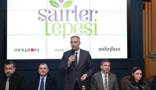 Başkan Toptaş, AK Parti Onikişubat teşkilatı ile iftar sofrasında buluştu.