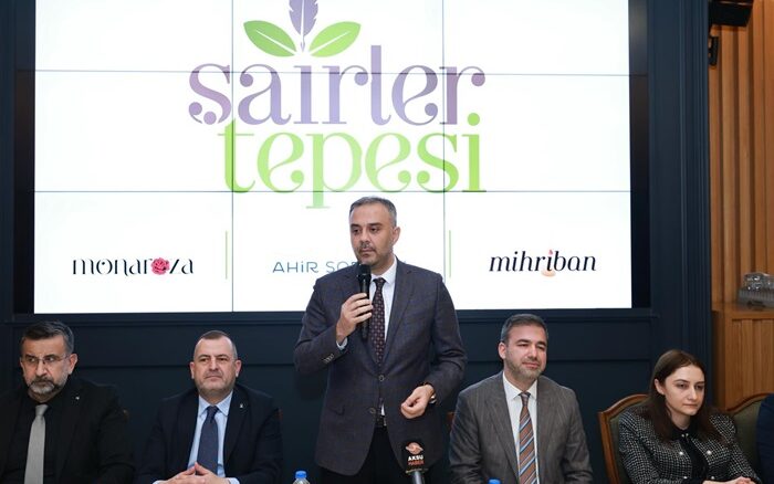 Başkan Toptaş, AK Parti Onikişubat teşkilatı ile iftar sofrasında buluştu.