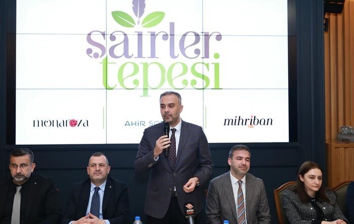 Başkan Toptaş, AK Parti Onikişubat teşkilatı ile iftar sofrasında buluştu.