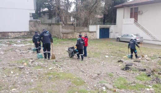 DULKADİROĞLU’NDA BAYRAM ÖNCESİ TEMİZLİK ÇALIŞMALARI HIZ KAZANDI.