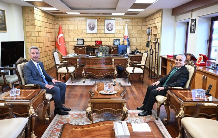 Prof. Dr. Sait Mesut Doğan’dan KSÜ Rektörü Prof. Dr. İbrahim Taner Okumuş’a Hayırlı Olsun Ziyareti.