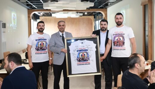 Başkan Toptaş, Efeler Ligi’ne yükselen Onikişubat Belediye Spor ile şampiyonluk yemeğinde buluştu.