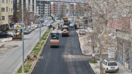 Büyükşehir, Dulkadiroğlu’nda Asfalt Mesaisini Sürdürüyor.