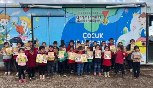 Büyükşehir’in Mobil Kütüphanesi Mart’ta Yüzlerce Çocuğa Ulaştı.