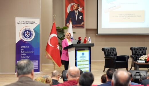 Uzman İsimler Otizmi Tüm Yönleriyle Ele Aldı.