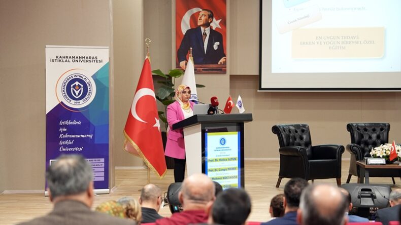 Uzman İsimler Otizmi Tüm Yönleriyle Ele Aldı.