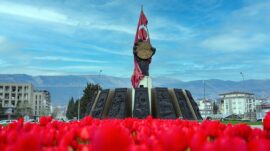 Şehir Çiçek Açtı; Kavşaklarda Görsel Şölen.