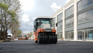 Büyükşehir, Toptancılar Sitesinde Asfalt Çalışmasını Sürdürüyor.