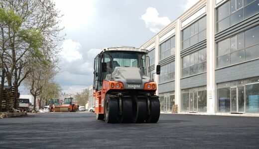 Büyükşehir, Toptancılar Sitesinde Asfalt Çalışmasını Sürdürüyor.