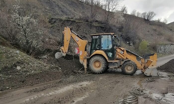 Onikişubat Belediyesi’nden 11 kırsal mahallede ulaşım yatırımı seferberliği.