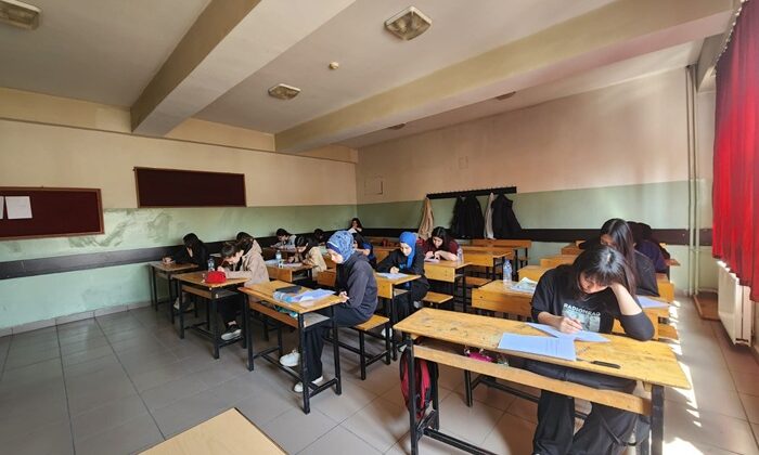 EŞİK PROJESİ’NDE OKUDUĞUNU ANLAMA YARIŞMASININ OKUL FİNALLERİ TAMAMLANDI.