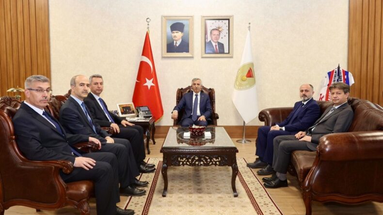 Rektör Okumuş’tan Vali Ünlüer’e Ziyaret.