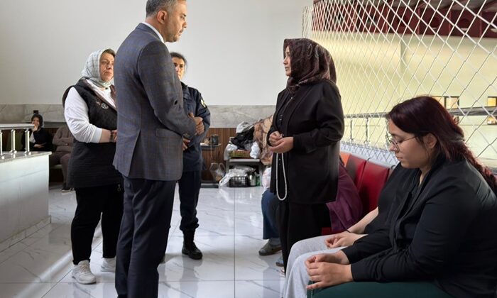 Başkan Hanifi Toptaş, okul saldırısında yaralanan öğrenciler ve ailelerini ziyaret etti.