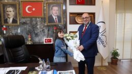 DULKADİROĞLU BELEDİYESİ’NDE BAŞKANLIK MAKAMI ECRİN NİSANUR AŞGAN’A EMANET EDİLDİ.