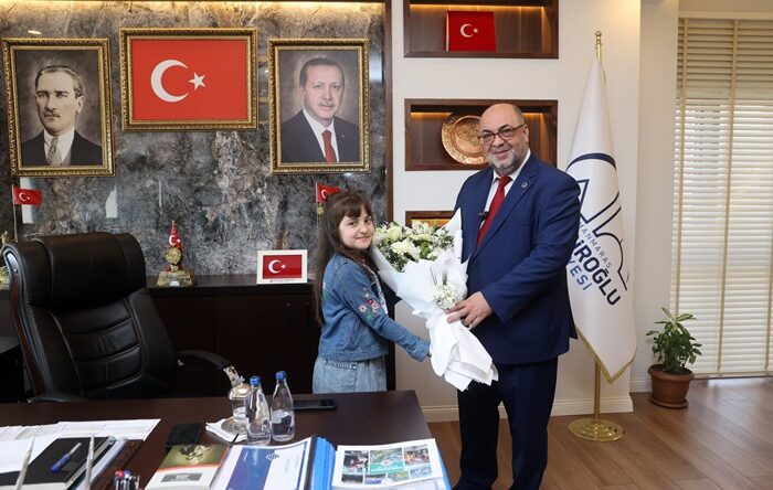 DULKADİROĞLU BELEDİYESİ’NDE BAŞKANLIK MAKAMI ECRİN NİSANUR AŞGAN’A EMANET EDİLDİ.