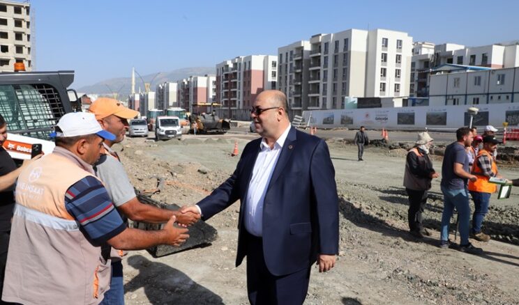 BAŞKAN AKPINAR DOĞUKENT MAHALLESİNDE DEVAM EDEN ÇALIŞMALARI YERİNDE İNCELEDİ.