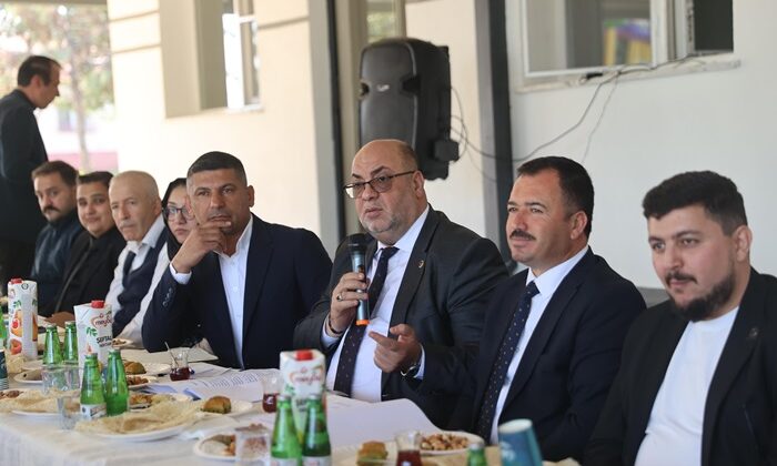 BAŞKAN AKPINAR, 89. MAHALLE TOPLANTISINDA KÜPELİKIZ MAHALLESİ SAKİNLERİYLE BULUŞTU.